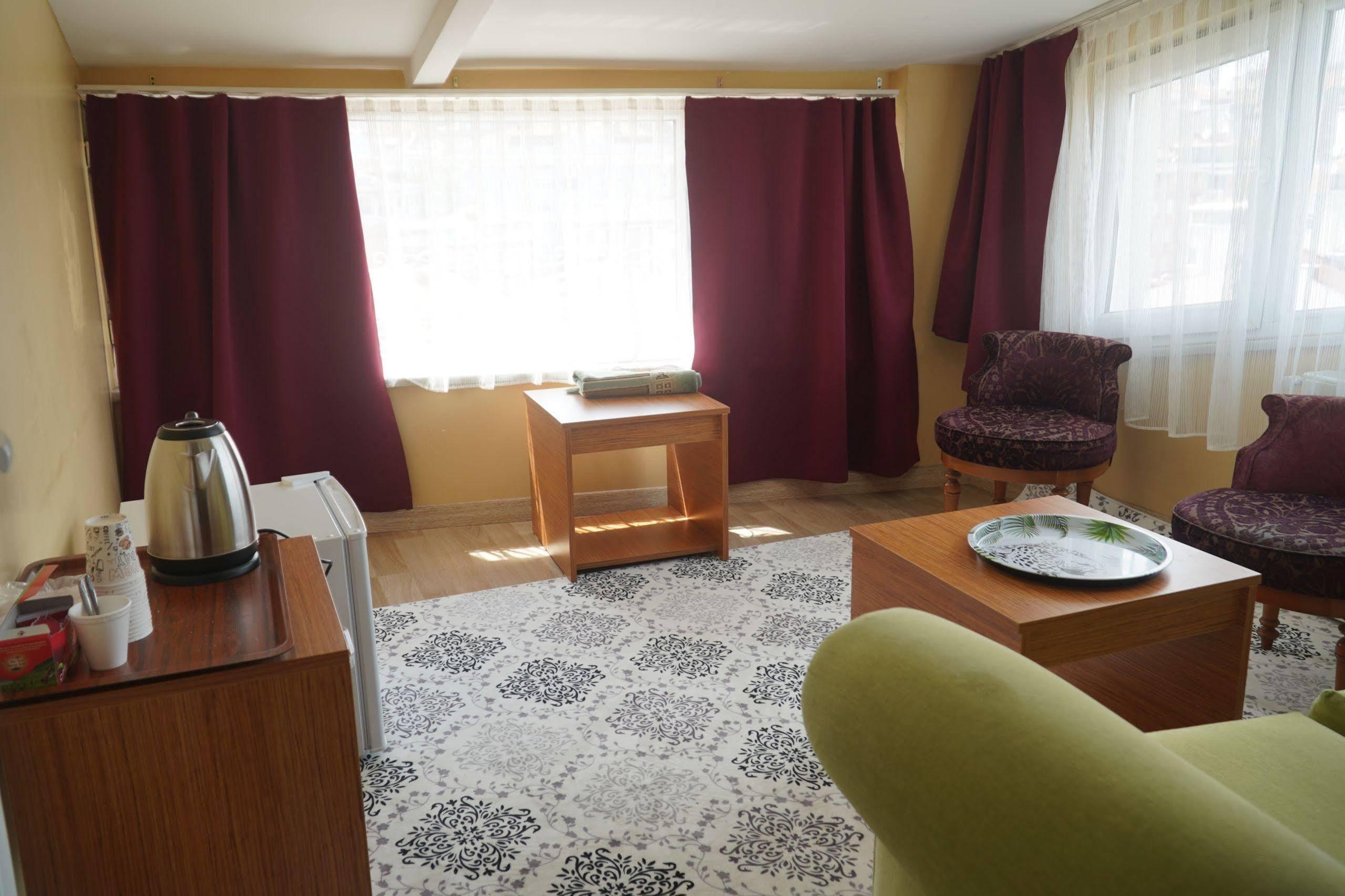 B&B Ihva Pierreloti